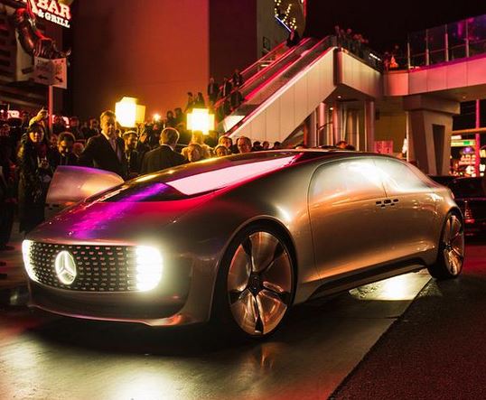 mercedes-benz_ces2015_1