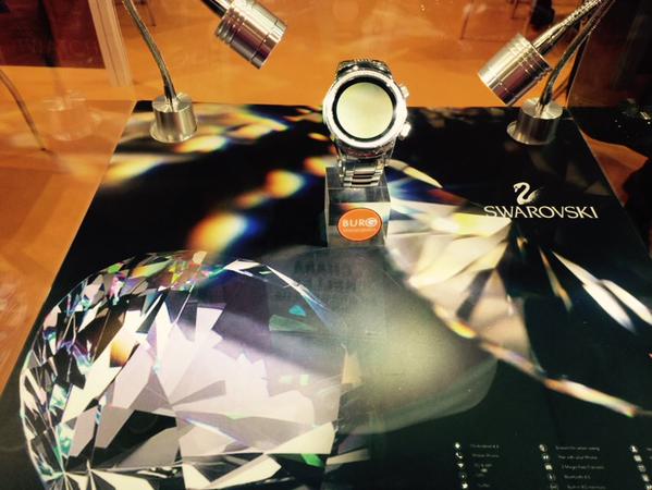 swarovski_smartwatch1